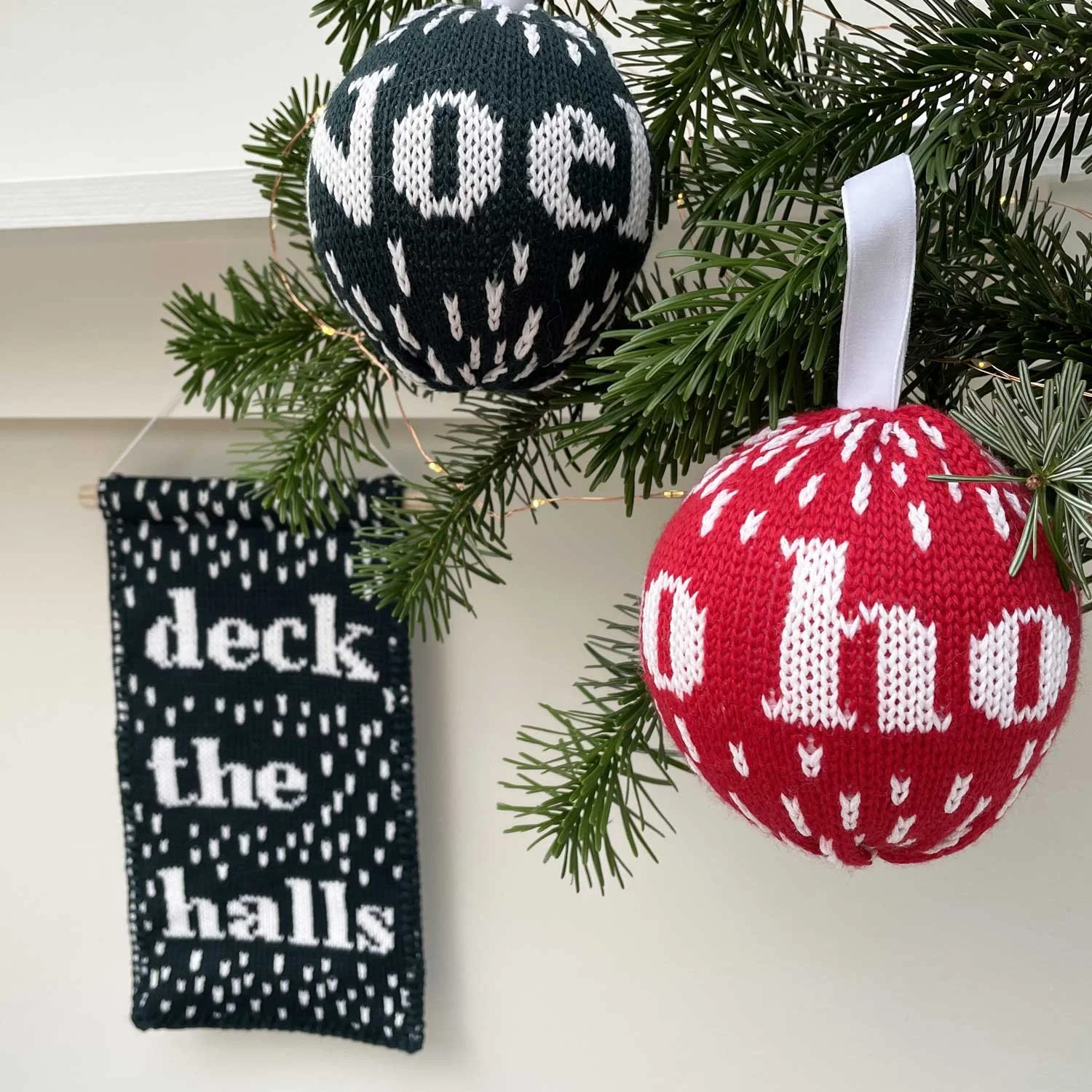 'Deck The Halls' Christmas Wall Hanging