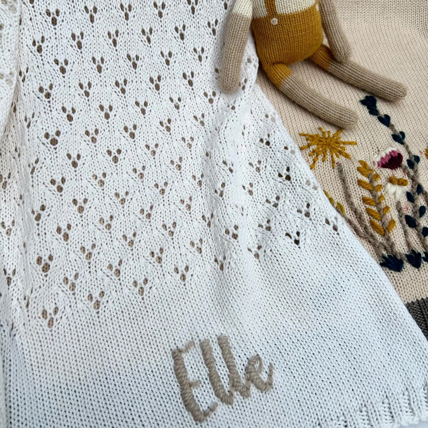 Sometimes simple is beautiful 🤍 

#merino #laceblanket #luxurybaby #luxurybabygifts #personalisedgift #handembroidered #embroidered #embroideredname