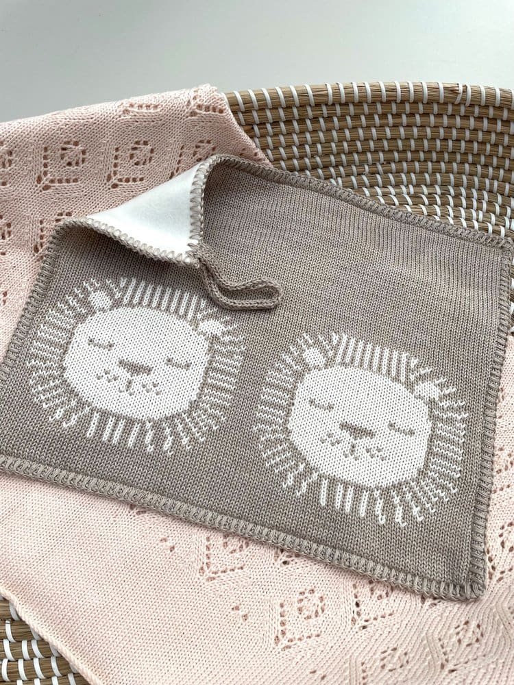 lion comfort blanket suitable for baby shower