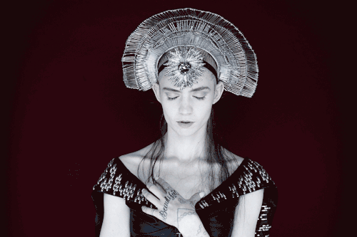 Life After The Vivid Dream: How Grimes Almost Got Sick Of Herself | NOISEY