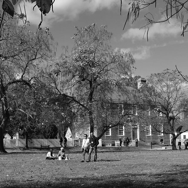 Relaxing in CW 
#fujifilmx100f #myfujifilmlegacy #hrdpc #colonialwilliamsburg #photooftheday