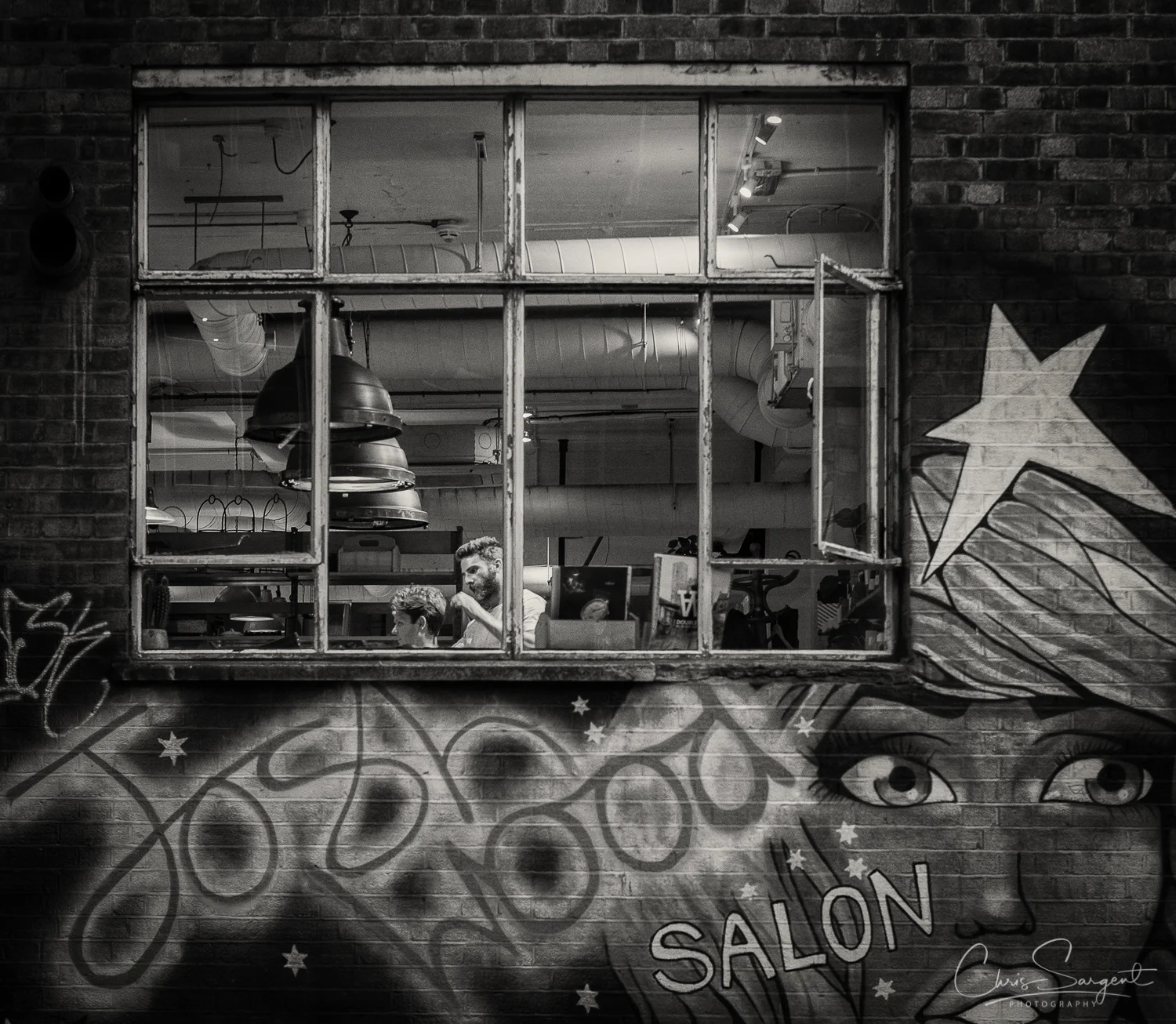 Fuji X-T2 Barber at work in Shoreditch, East London