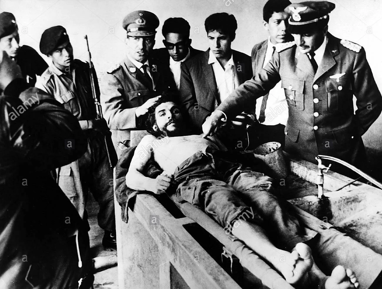 guevara-serna-ernesto-che-1451928-9101967-argentinian-revolutionary-B41F08.jpg