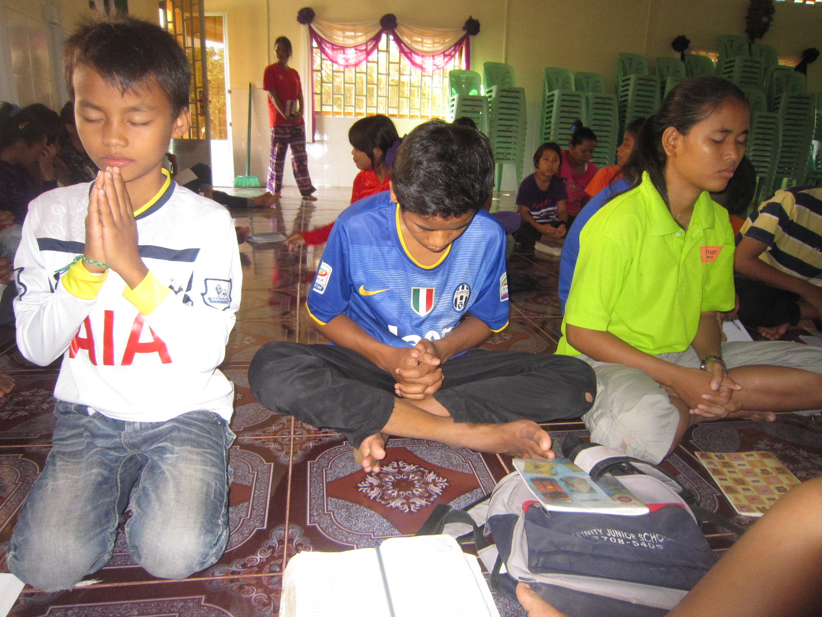 Pe 2 kids are enjoying fasting prayer.JPG