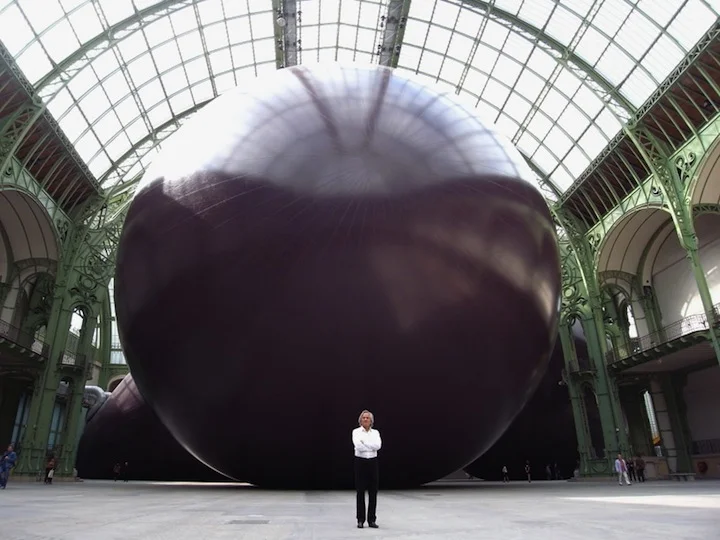 1. Giant balloon as art http://bit.ly/lVE7s7
2. Frisbee Trick Shots http://bit.ly/mR6xZG
3. PressPausePlay Sneak Peek #1 - Seth Godin http://bit.ly/jocH0F
4. The Filter Bubble: How the Web Gives Us What We Want, and That's Not a Good Thing http://bit.ly/jmNHSl
5. Lego-style apartment transforms into infinite spaces http://bit.ly/jA2Bfs