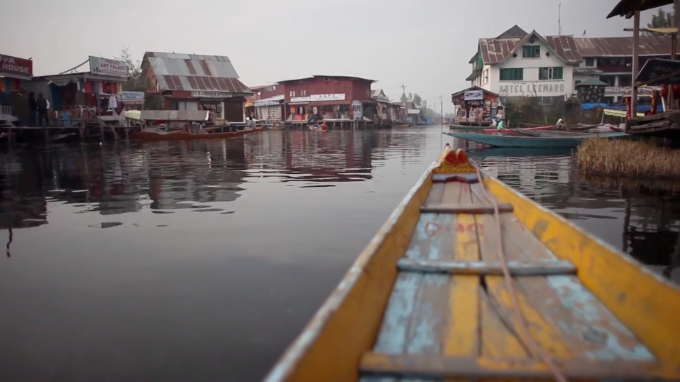 56,000 km - films by Kares Le Roy