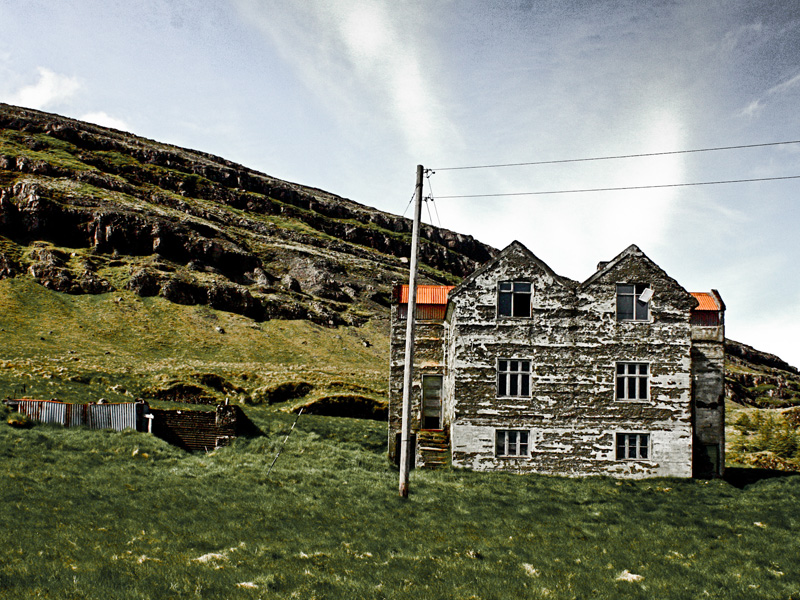 abandoned-iceland-houses-4.jpg