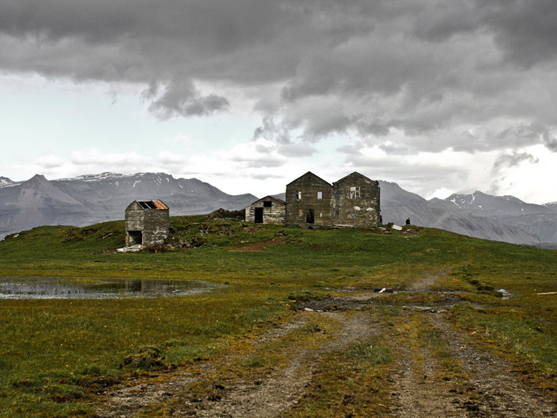 abandoned-iceland-houses-6.jpg