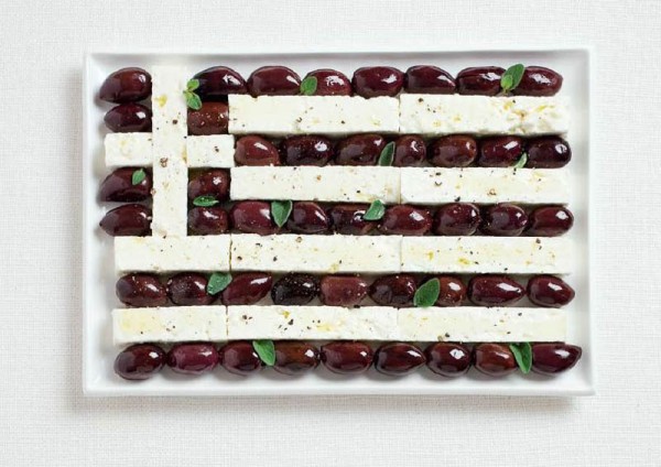 greece-flag-made-from-food-600x424.jpg