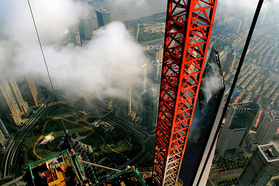crane-operator-aerial-shanghai-photos-wei-gensheng-4.jpg