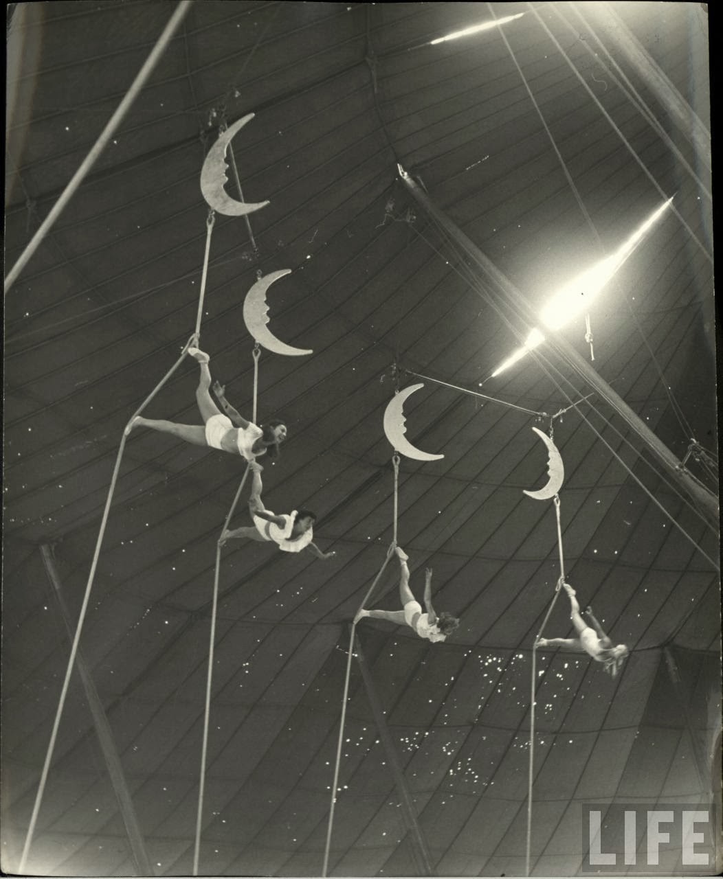 Daily Life of Circus Girls in Sarasota, Florida, ca. 1949 (6).jpg