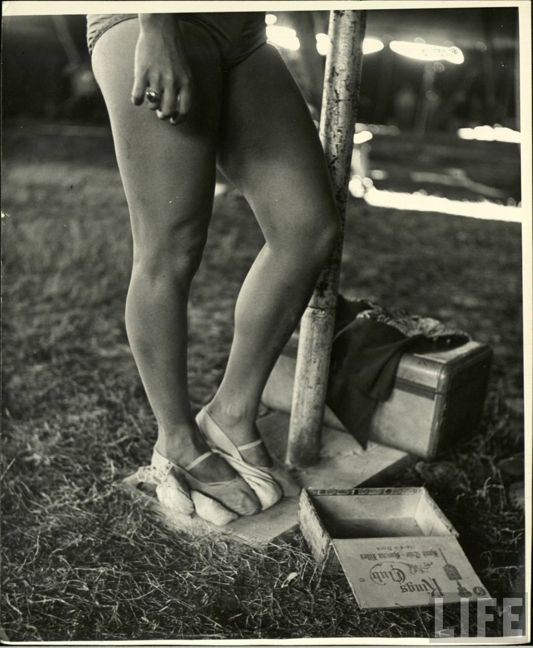 Daily Life of Circus Girls in Sarasota, Florida, ca. 1949 (7).jpg