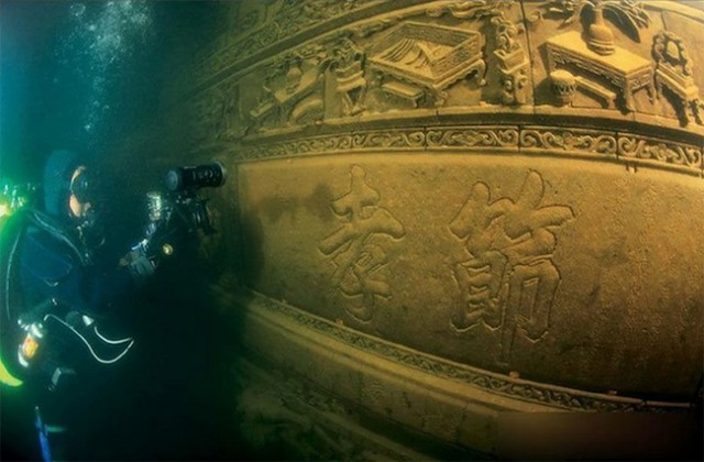 Lost-City-found-Underwater-in-China-5-640x420.jpg