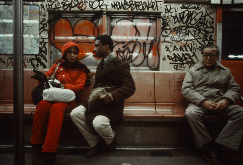 christopher-morris-photographs-the-gritty-nyc-subway-in-1981-designboom-13.jpg