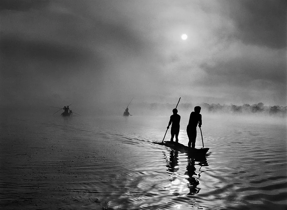 Waura Indians on Puilanga Lake in Brazil’s Mato Grosso state (2005)