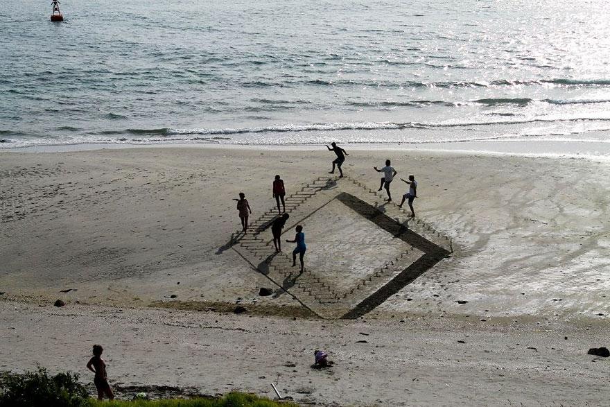 3d-Sand-art-illusion-jamie-harkins-feel-desain07.jpg