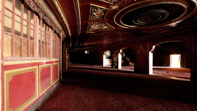 xlarge_loews_kings_theatre_21.jpg