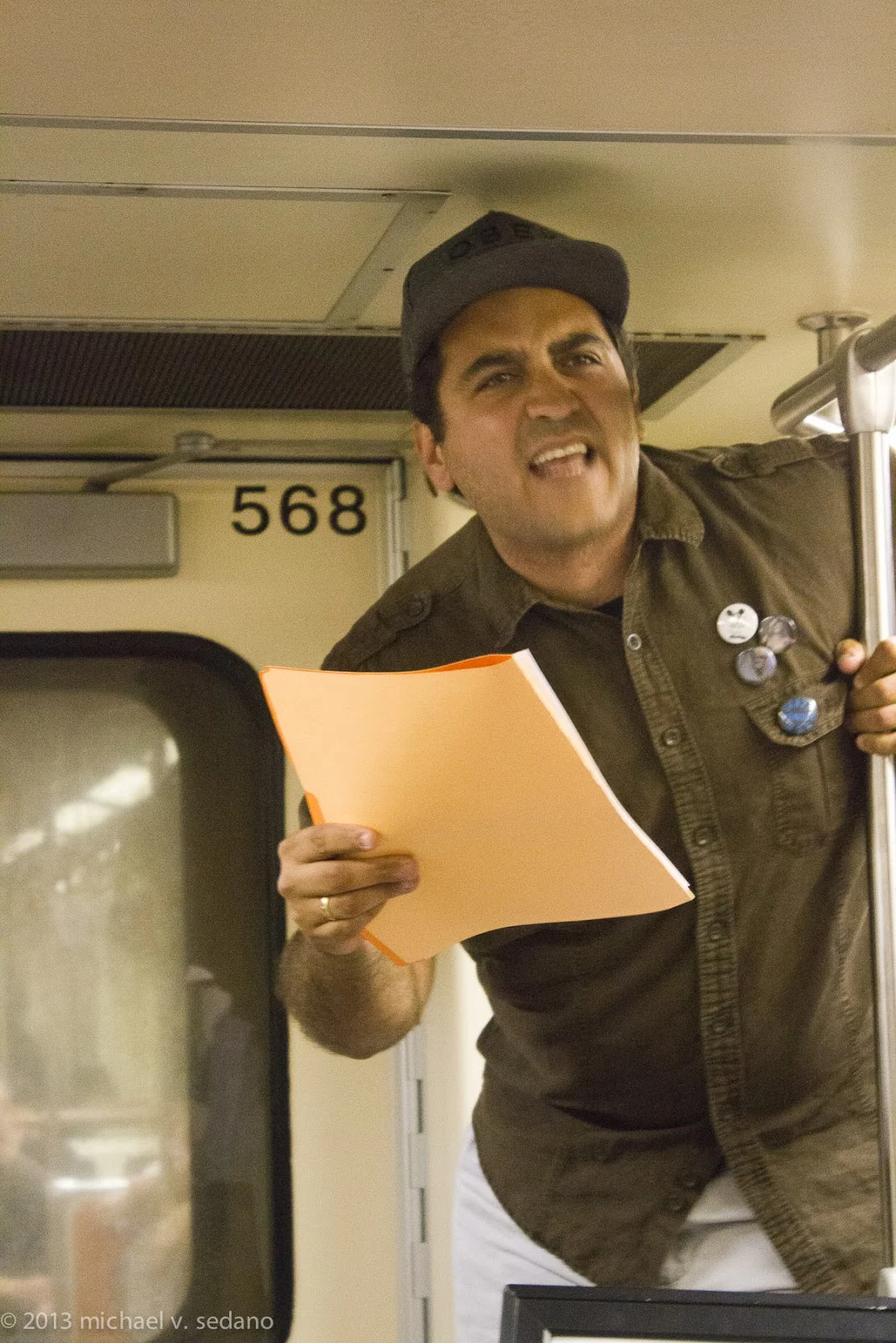 Episode 3: Carl Sandburg & Cesar Vallejo with Guest Reader Yago Cura thumbnail