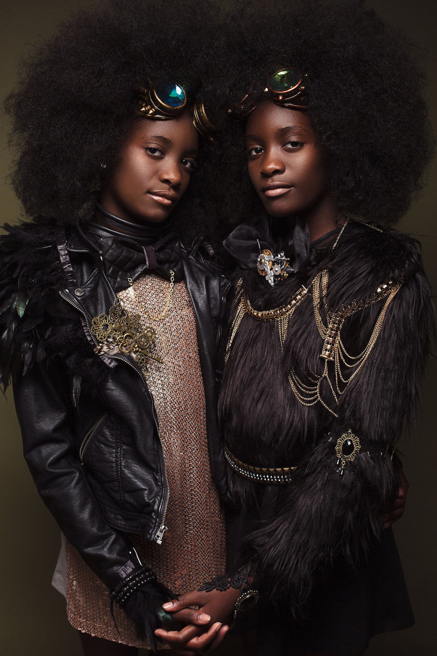 5b27b67335aa7-baroque-portraits-afro-art-creativesoul-photography-18-5a0bf53c6727d__880.jpg