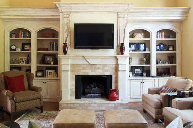 What a warm and inviting living room!
