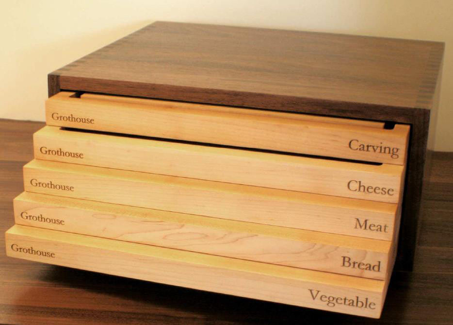 Wow your special people with this fabulous set of cutting boards from Grothouse!
