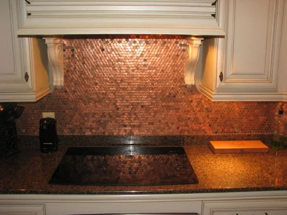 A backsplash of pennies!
