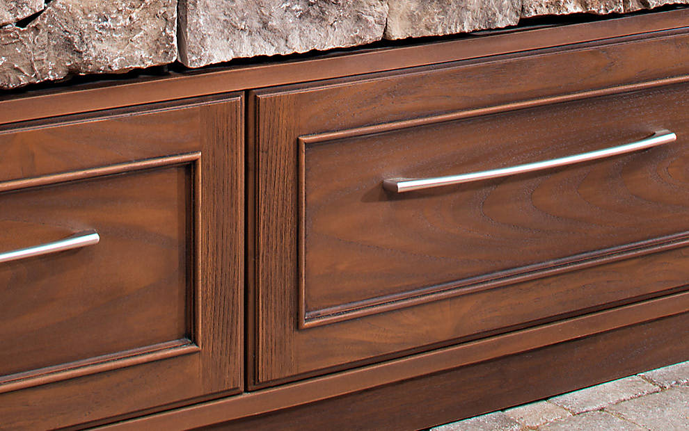 Kitchen Handles & Cabinet Pulls l Trex Outdoor Kitchens