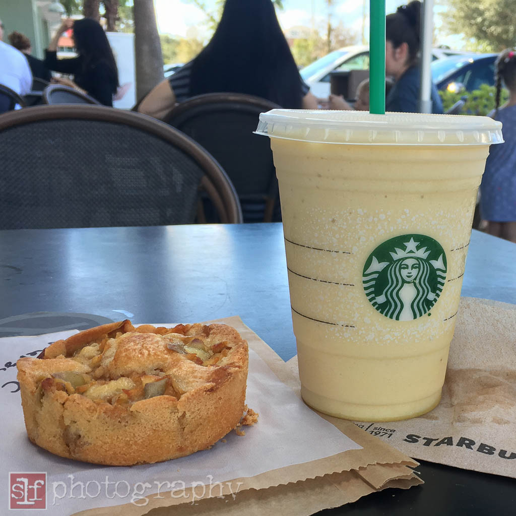 Washington Apple Pound Cake and Orange Mango Smoothie, 630 calories
