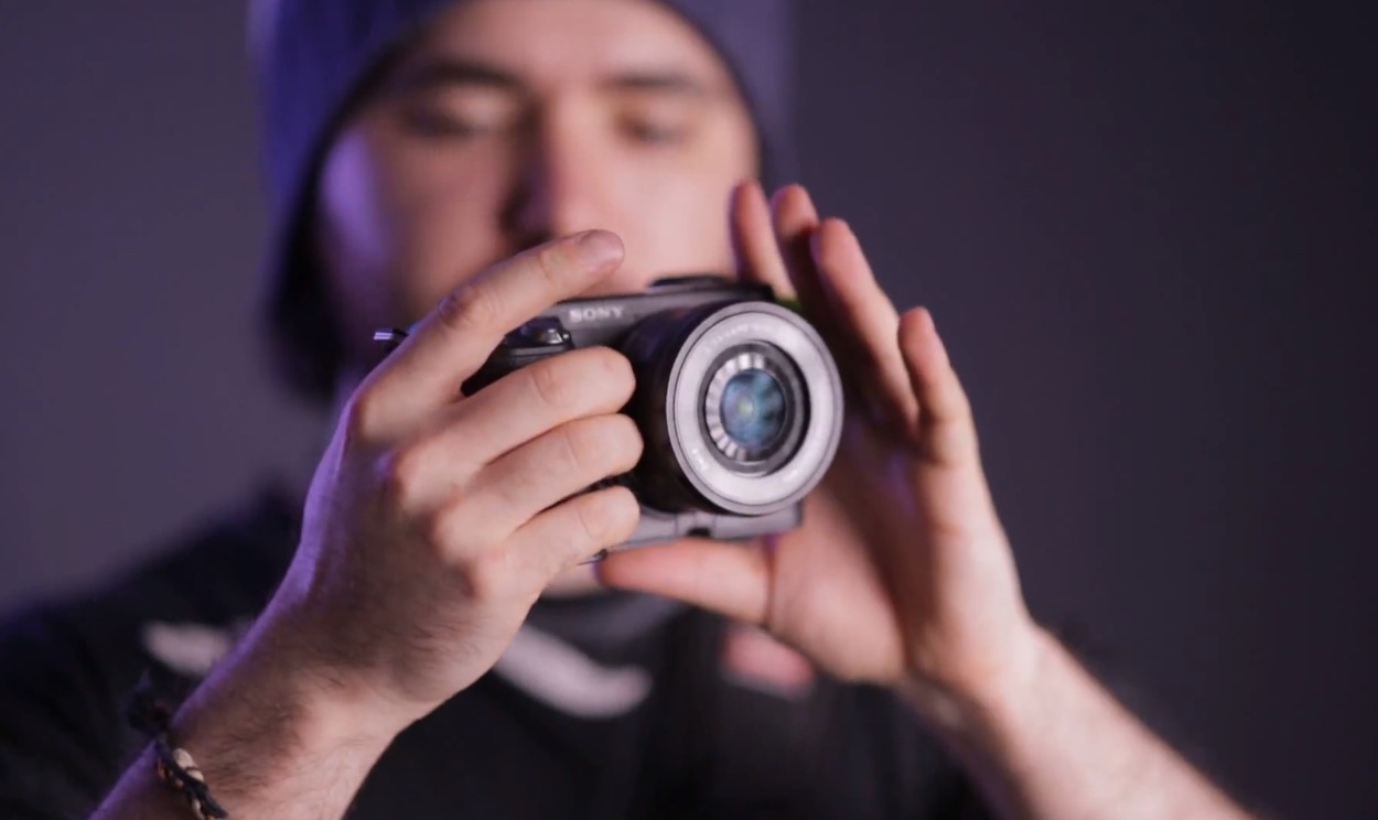 This lovely 16-50mm pancake lens does not work well with the A7S. The stabilizer does not work and the autofocus sometimes jitters very badly.