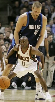 capt_5f2e9191bb9a4a77b9895da808a85bcb_bobcats_boykins_basketball_ny154.jpeg