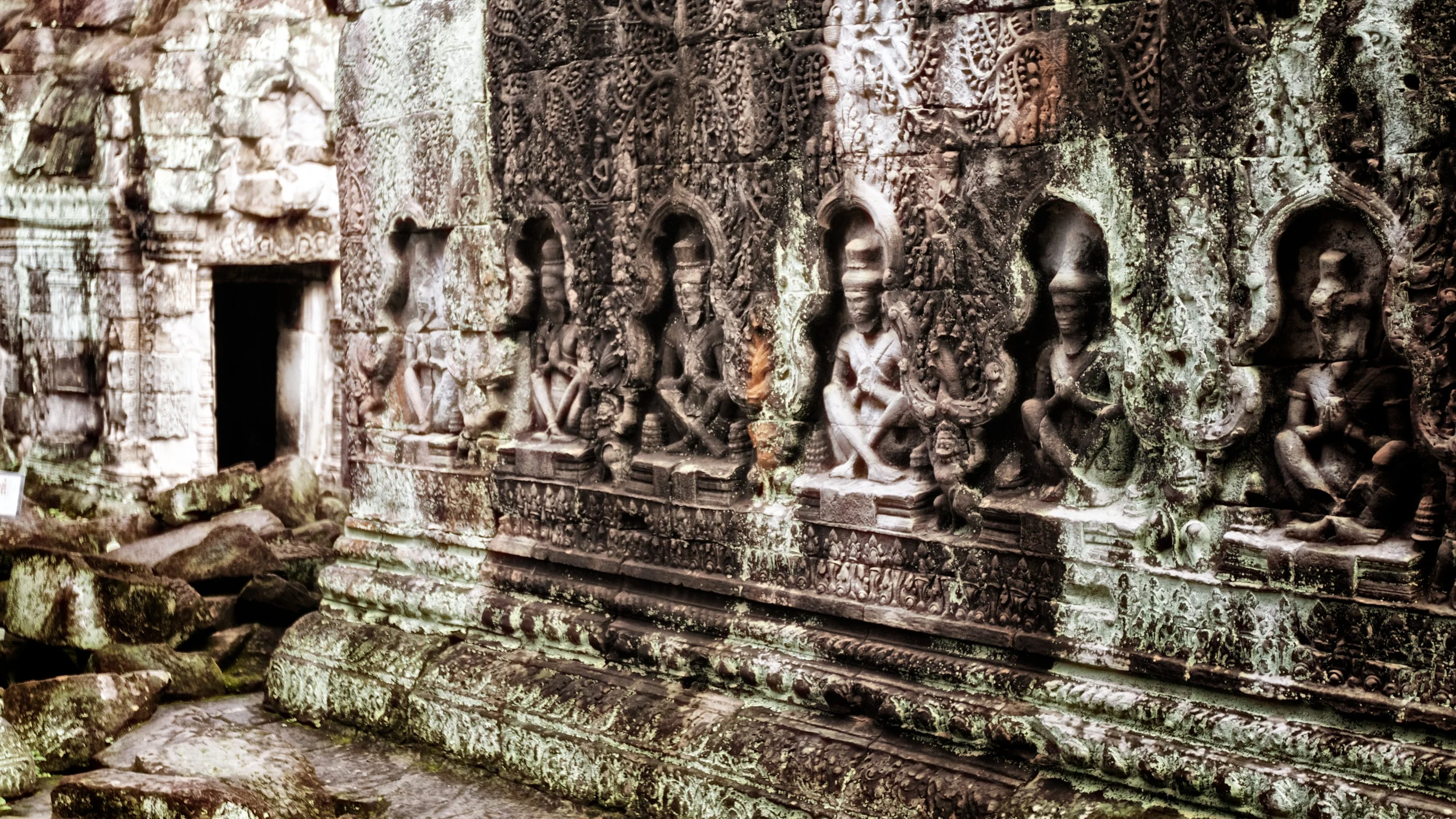 Preah Khan carvings.jpg