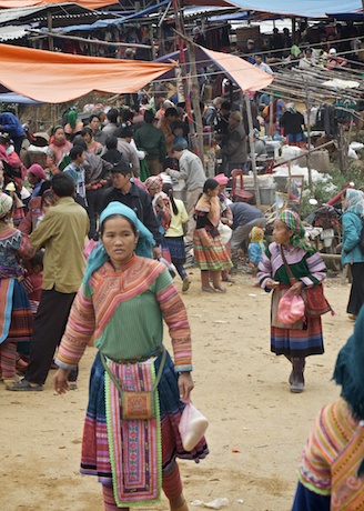Cock Ly market outside Sapa vietnam