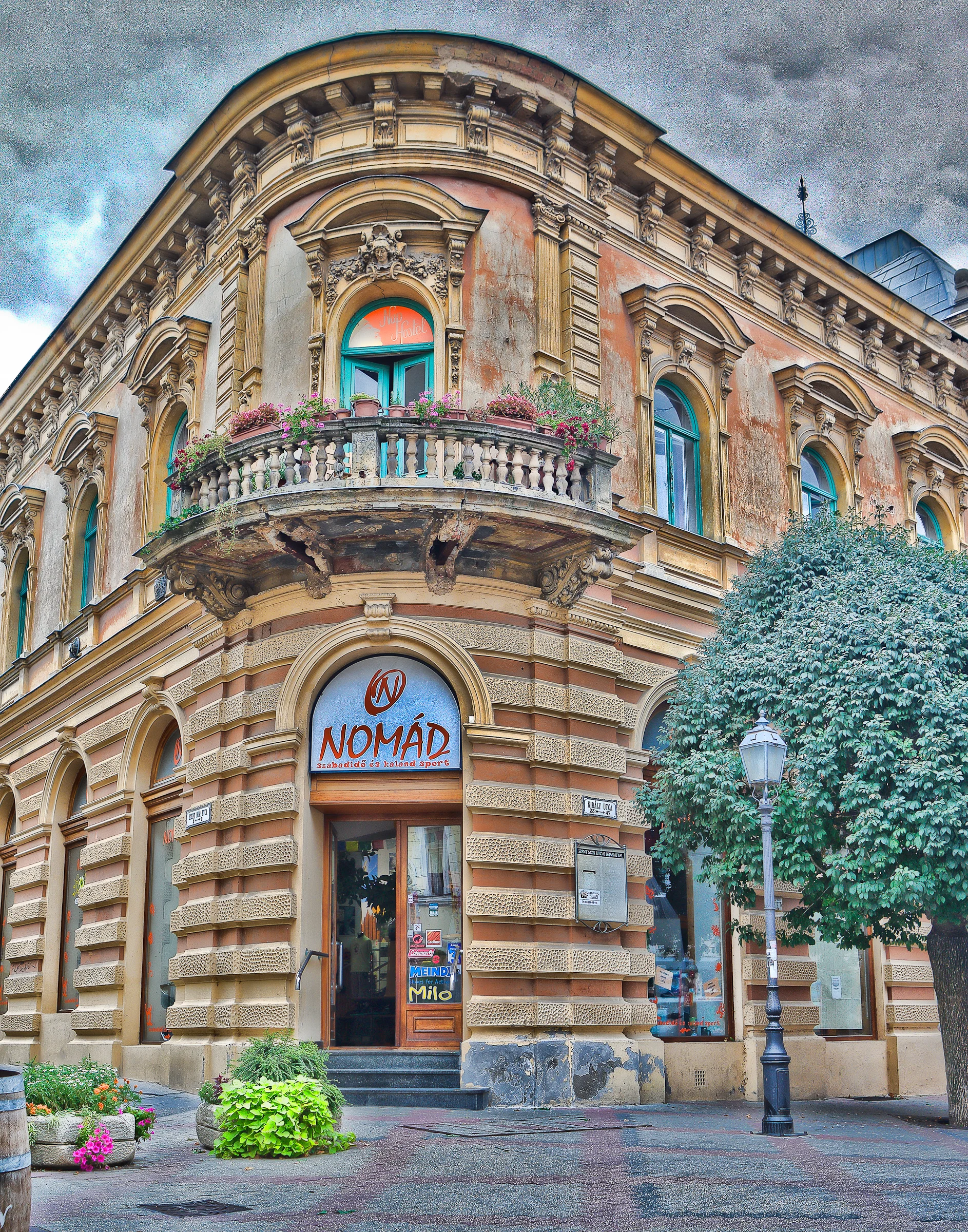 20100828-044348-2204_49-2205_50-2206_51-2207_51-2208_tonemapped.JPG