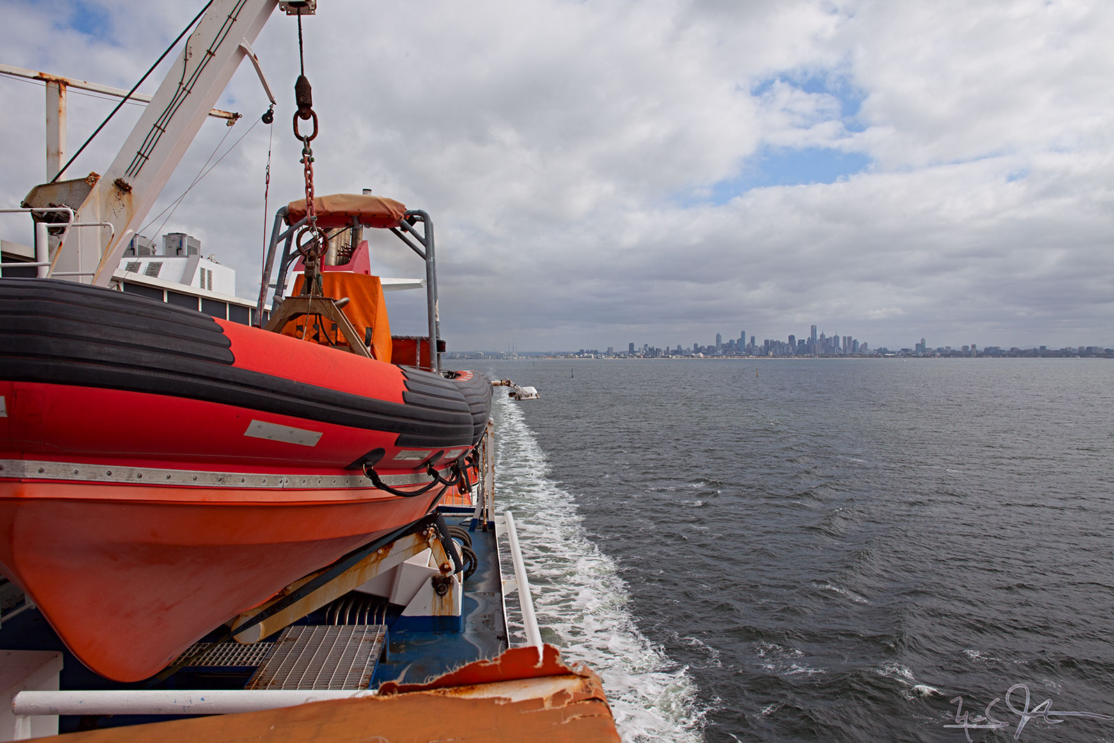 "Spirit of Tasmania II" puts Melbourne astern.