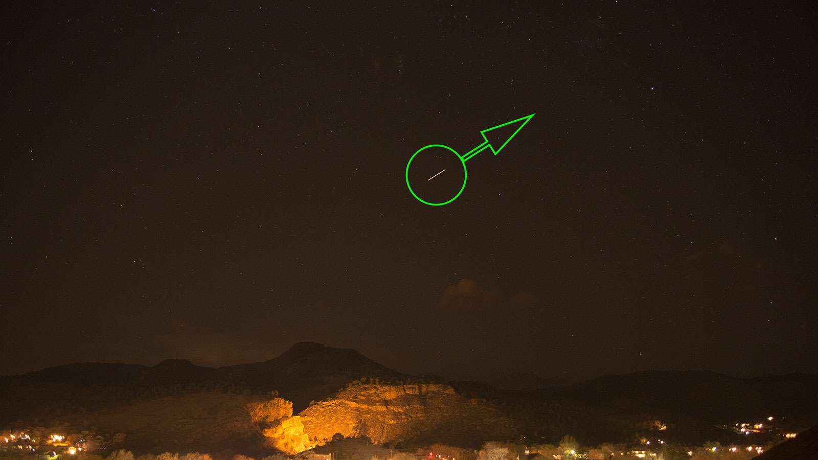 Pass 2, at 8:06 PM on 8 Feb 2013. Green arrow indicates direction of travel. Visible in the frame for about 2 seconds.