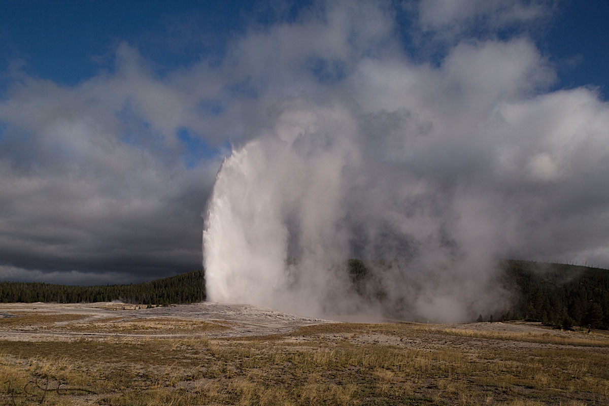 Old Faithful geyser.