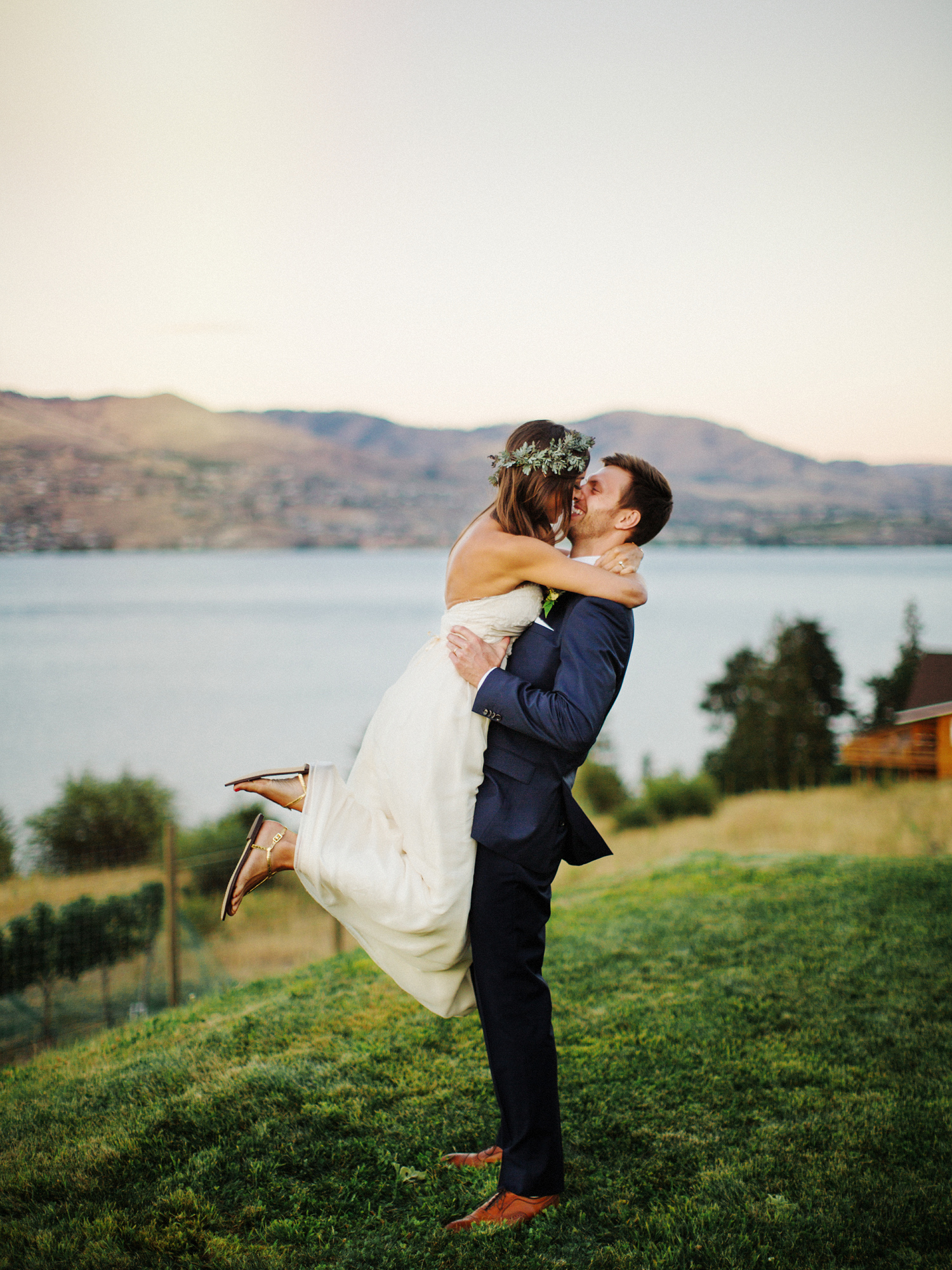 ryan-flynn-seattle-film-photographer-lake-chelan-wedding-0071.JPG