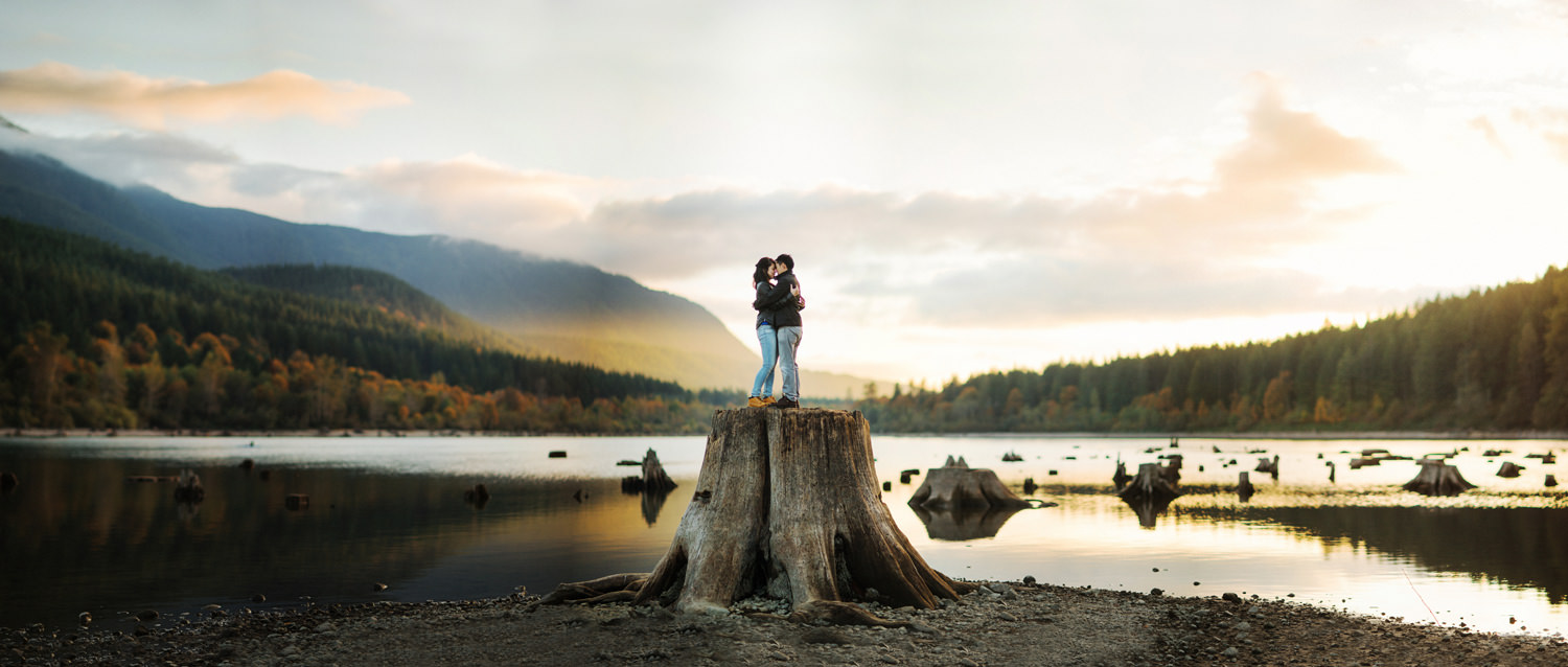 054-rattlesnake-lake-engagement-by-seattle-film-photographer-ryan-flynn.jpg