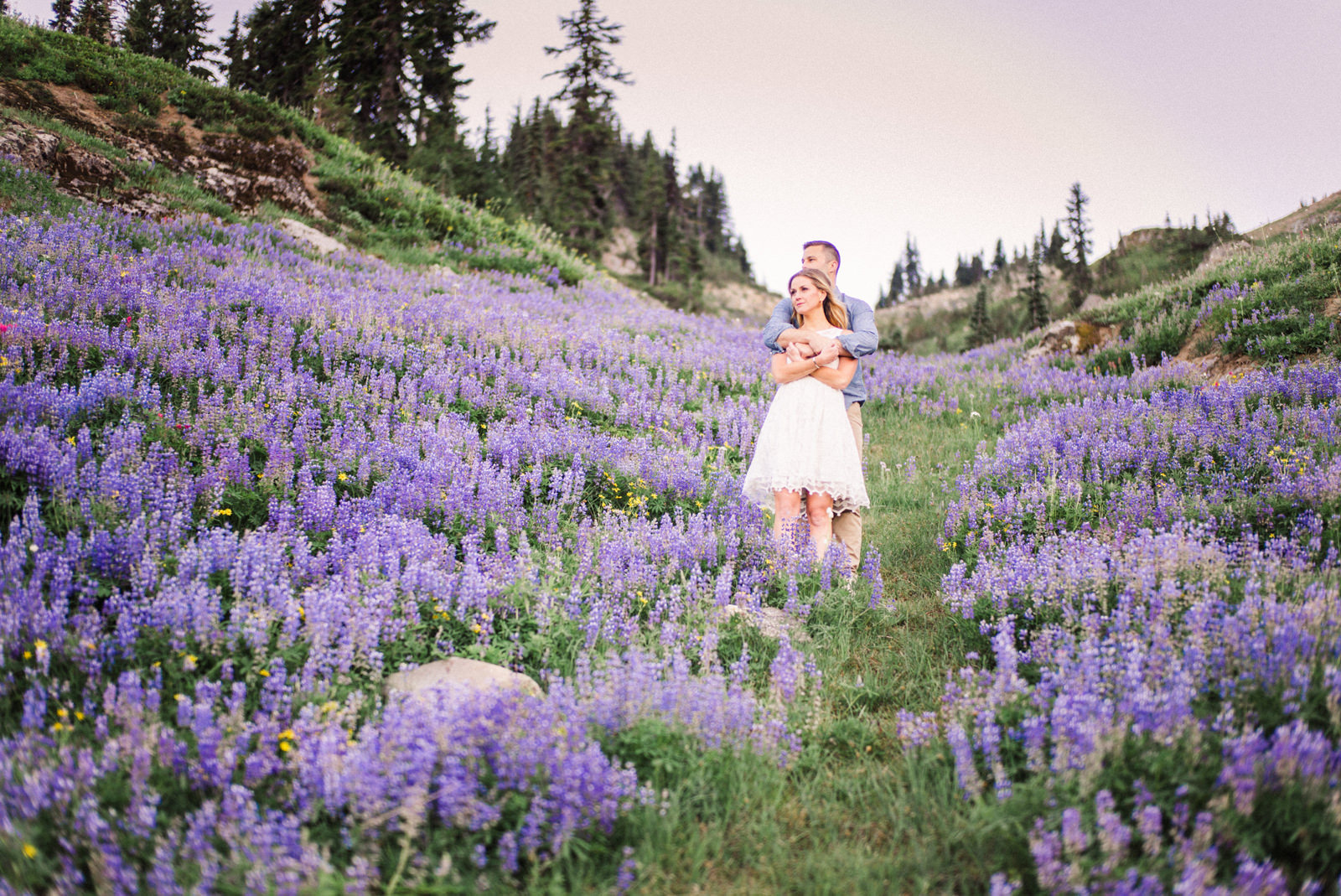 007-pacific-northwest-engagement-session-with-wildflowers-by-ryan-flynn.jpg