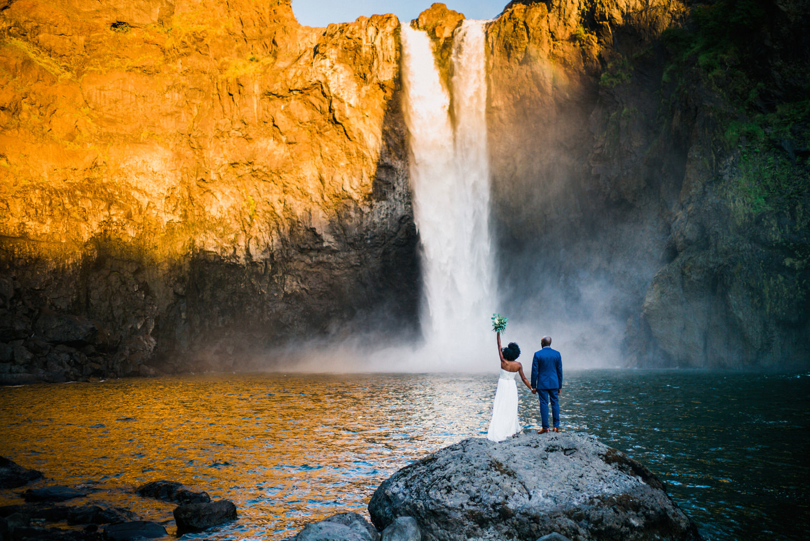 089-snoqualmie-falls-elopement-by-best-washington-elopement-photographer-ryan-flynn.jpg