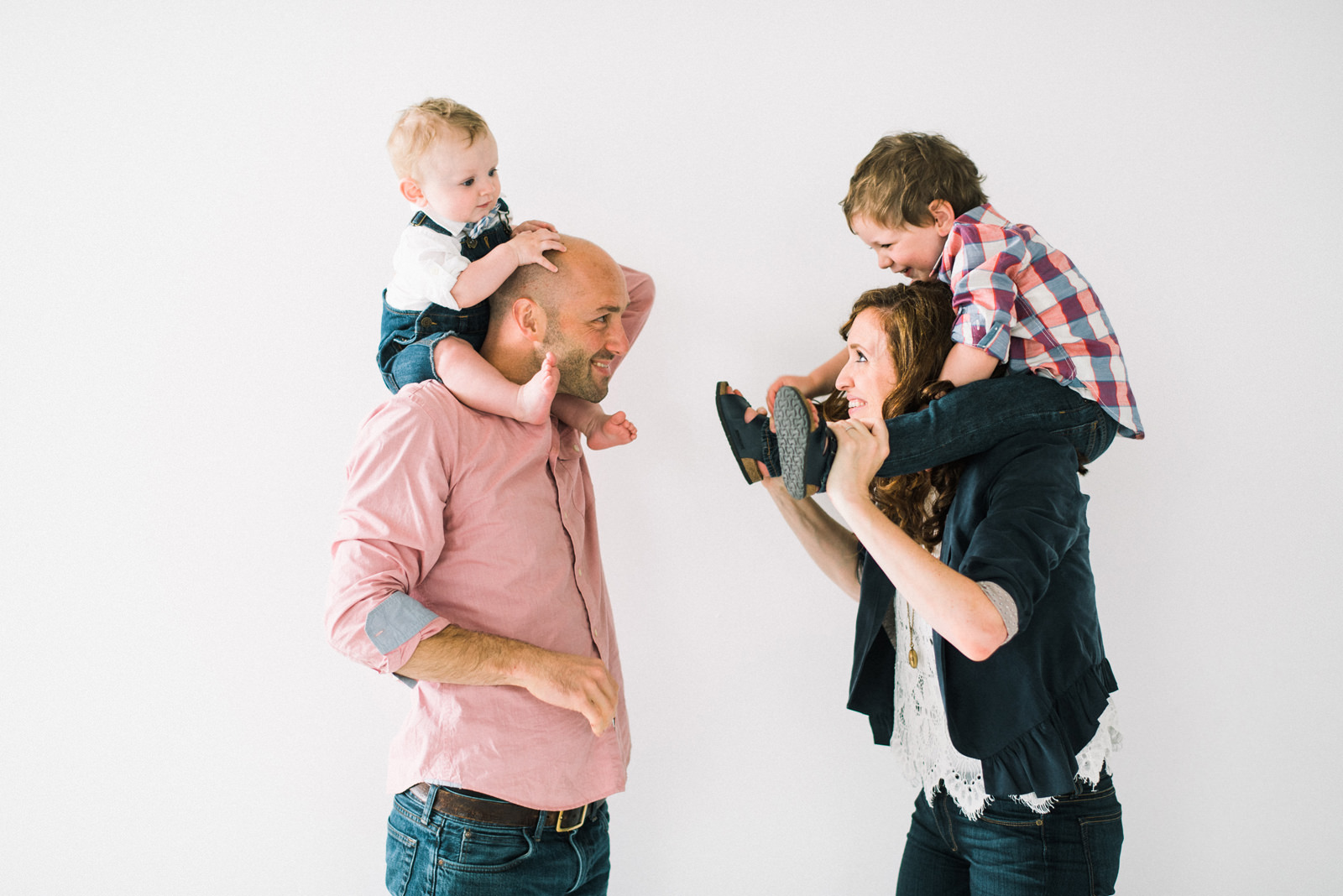 119-natural-light-studio-family-portraits-in-seattle-washington.jpg