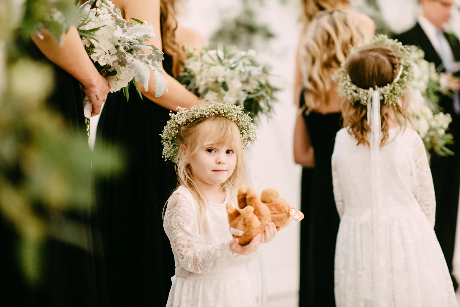141-the-white-sparrow-barn-in-dallas-with-boho-flower-girls.jpg