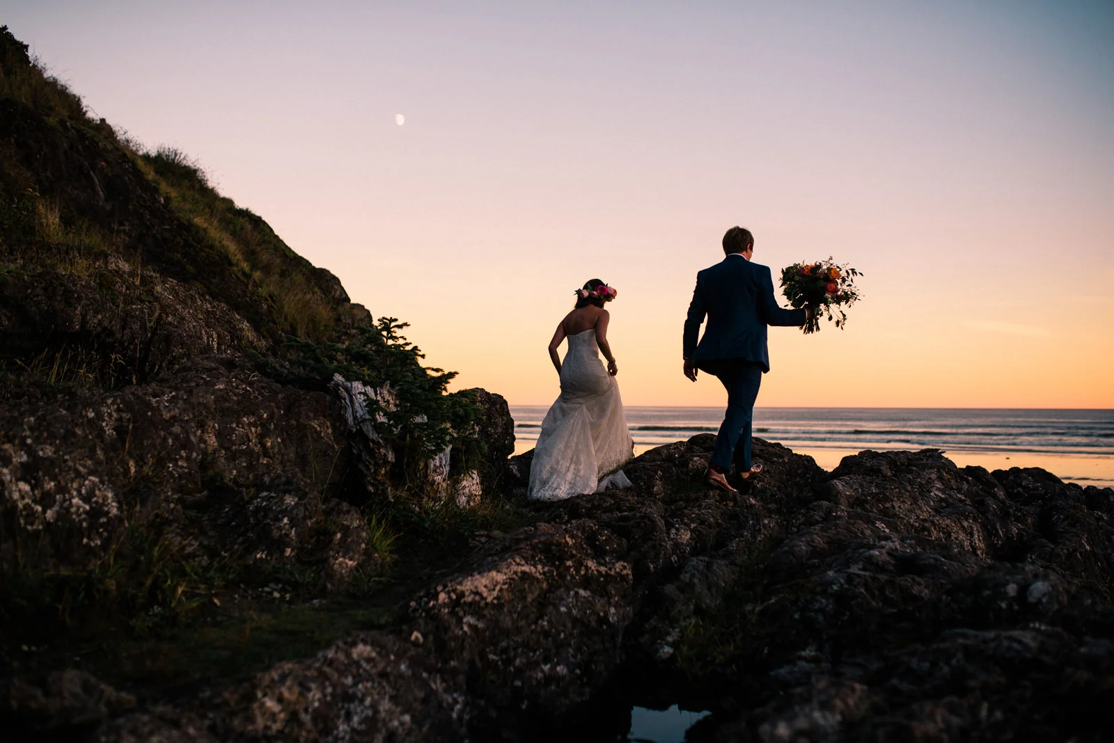 178-wickaninnish-inn-sunset-in-tofino-bc-by-best-northwest-elopement-photographer-ryan-flynn.jpg