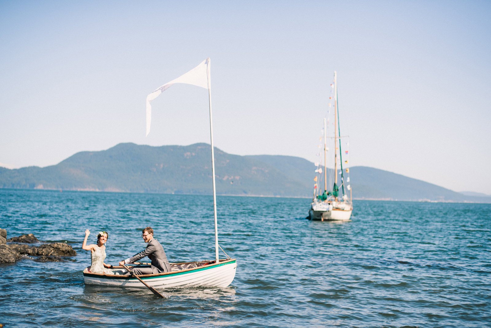 184-orcas-island-wedding-with-a-sailboat-by-san-juan-islands-wedding-photographer.jpg