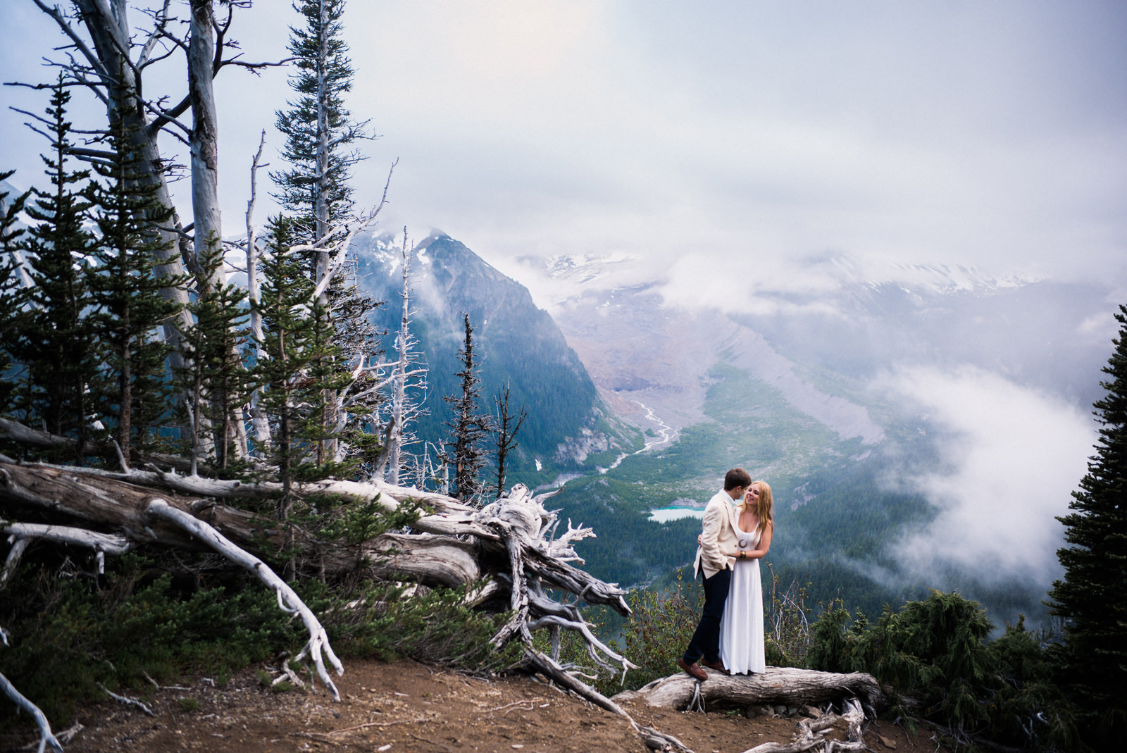 230-foggy-mountain-elopement-by-best-pnw-wedding-photographer-ryan-flynn.jpg