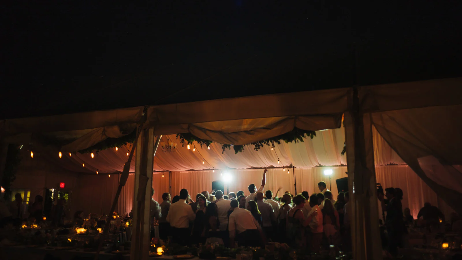 255-chambers-bay-golf-course-wedding-with-tented-reception-party.jpg