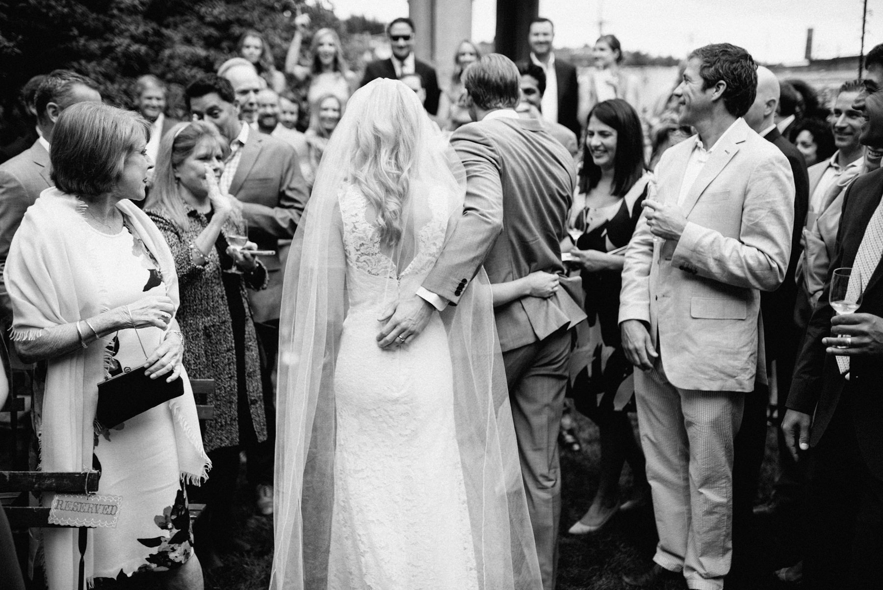 220-outdoor-wedding-at-the-corson-building-in-seattle.jpg