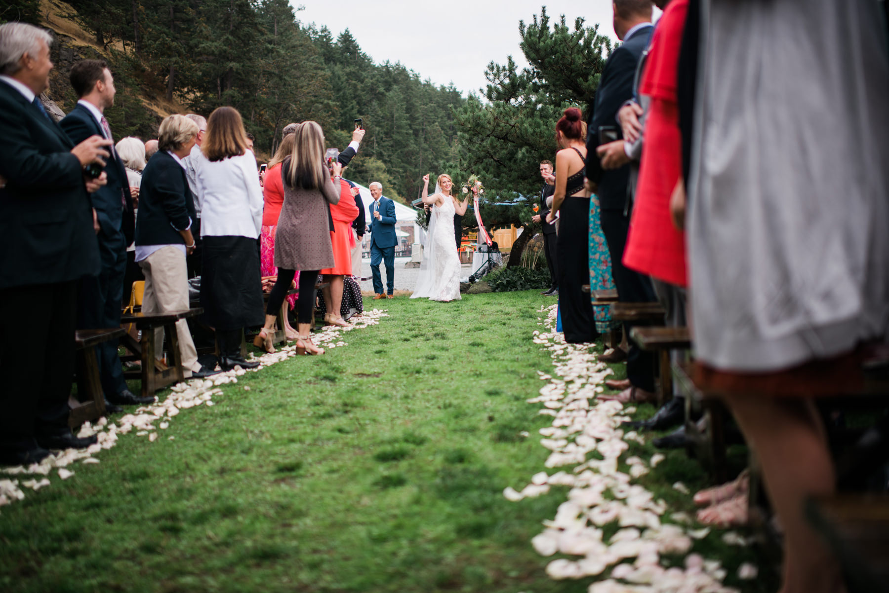 316-colorful-outdoor-lopez-island-wedding.jpg
