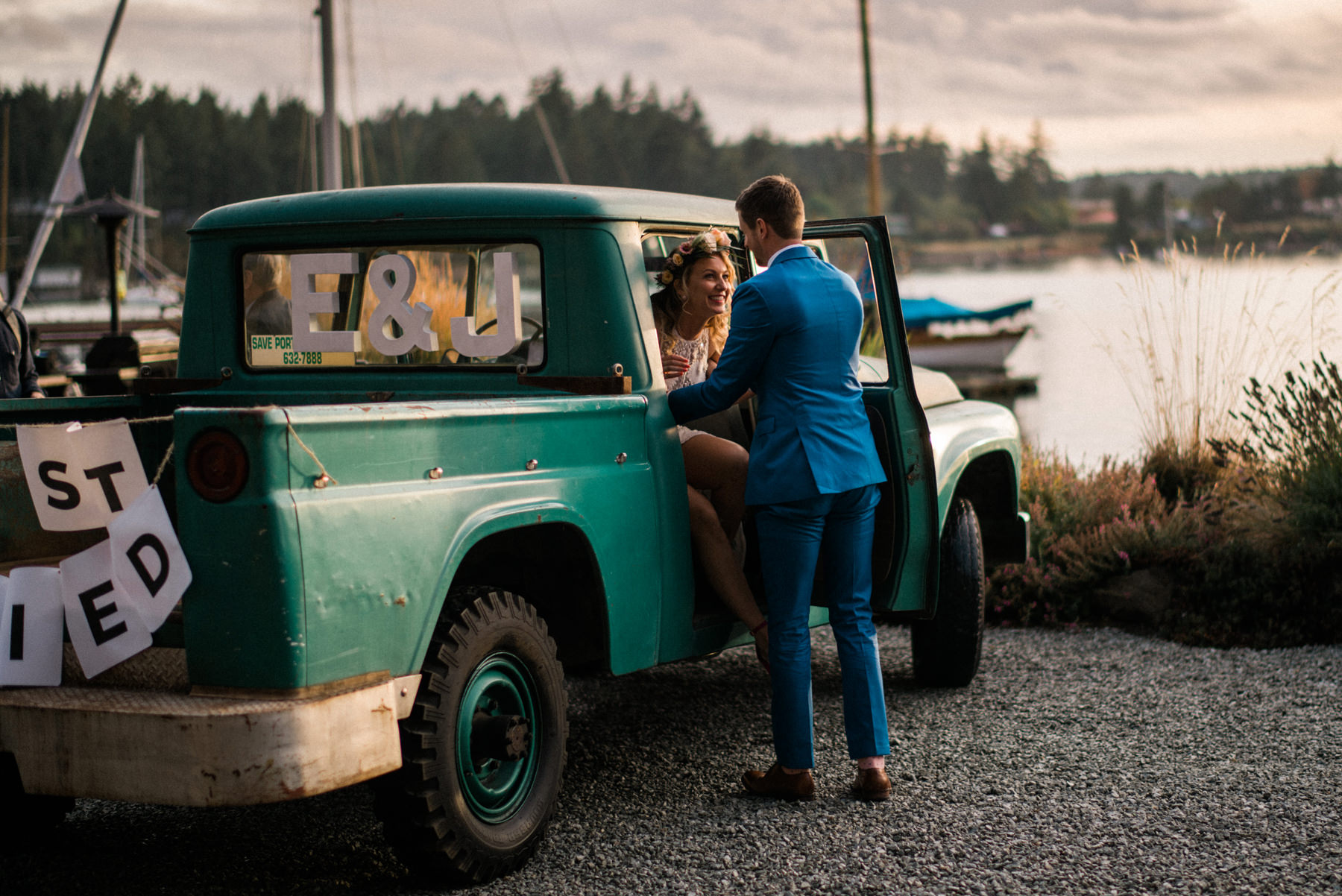 359-colorful-outdoor-lopez-island-wedding.jpg