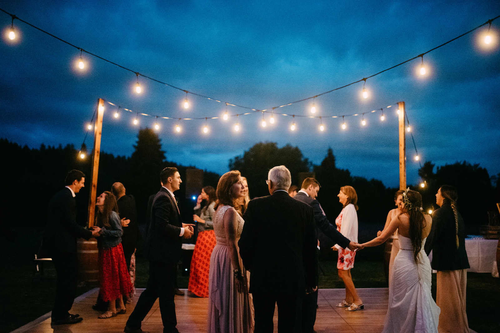 111-woodinville-lavendar-farm-wedding-with-golden-glowy-photos.jpg